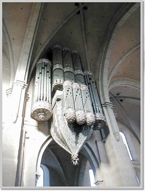 08_02_009_Schwalbennestorgel_im_Dom